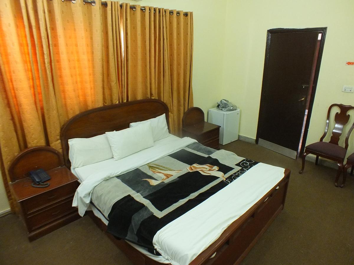Capetown Guest House อิสลามาบัด ภายนอก รูปภาพ